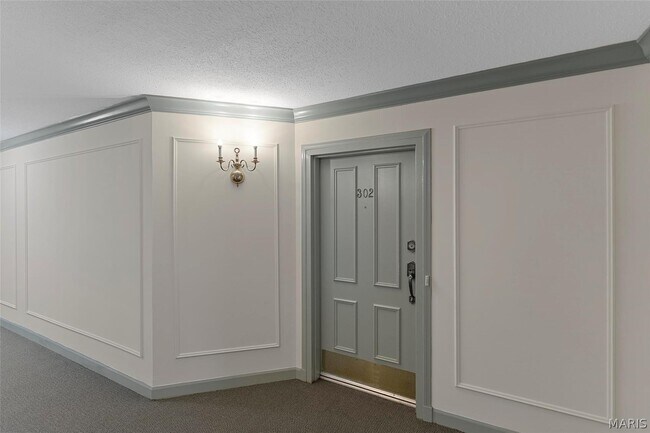 Building Photo - 1010 Thoreau Ct