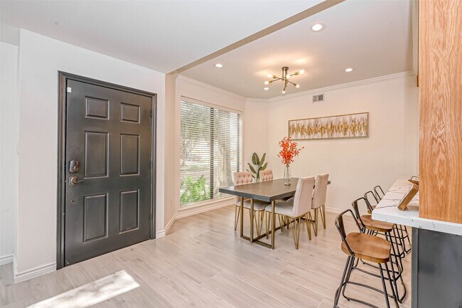 Building Photo - 5613 St Paul St