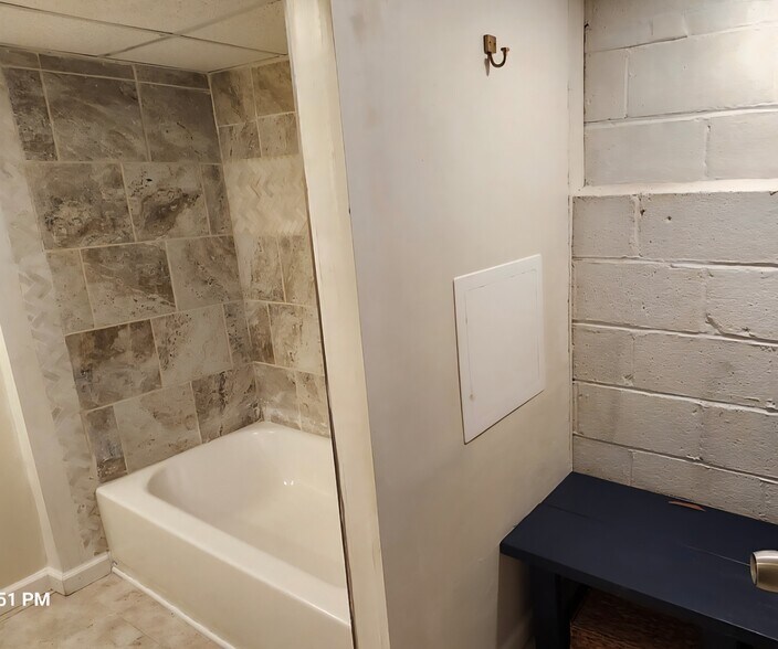 Spa 2nd full bath - 5423 Beechwood Ave
