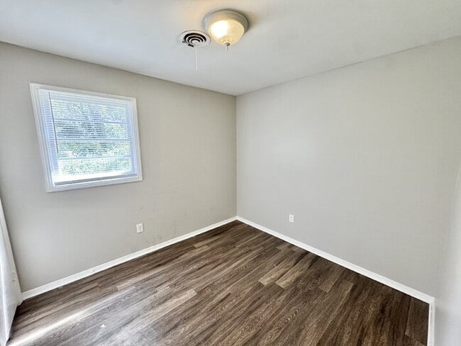 Building Photo - 3224 Aden St