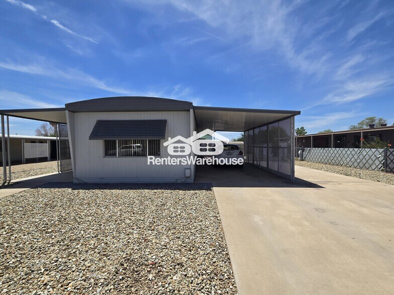 Building Photo - 9122 N 65th Ave