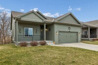 Building Photo - Beautiful Ranch Home Backing to Trees!!