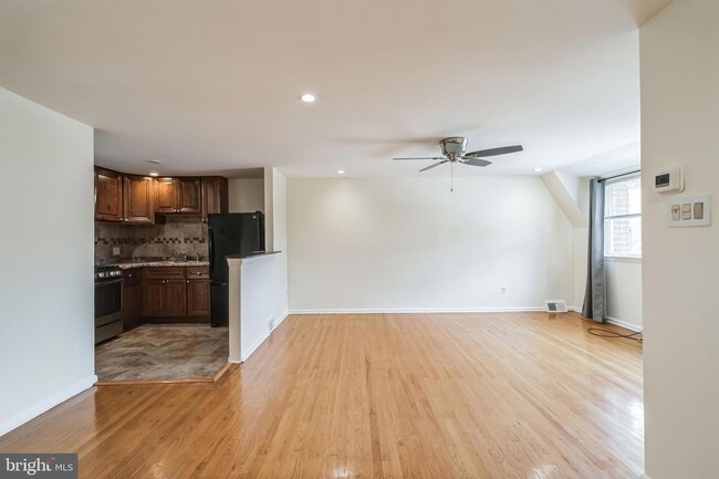Building Photo - 5429 Houghton Pl