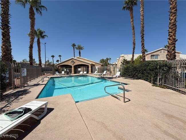 Building Photo - 9639 Silver City Dr