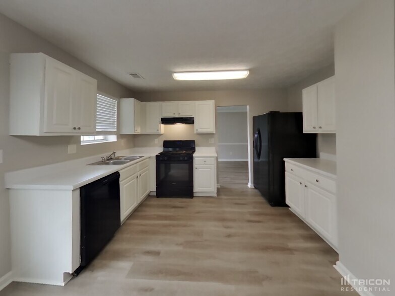 Building Photo - 10754 Starling Trail