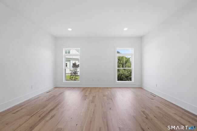 Building Photo - 15 Damia Dr