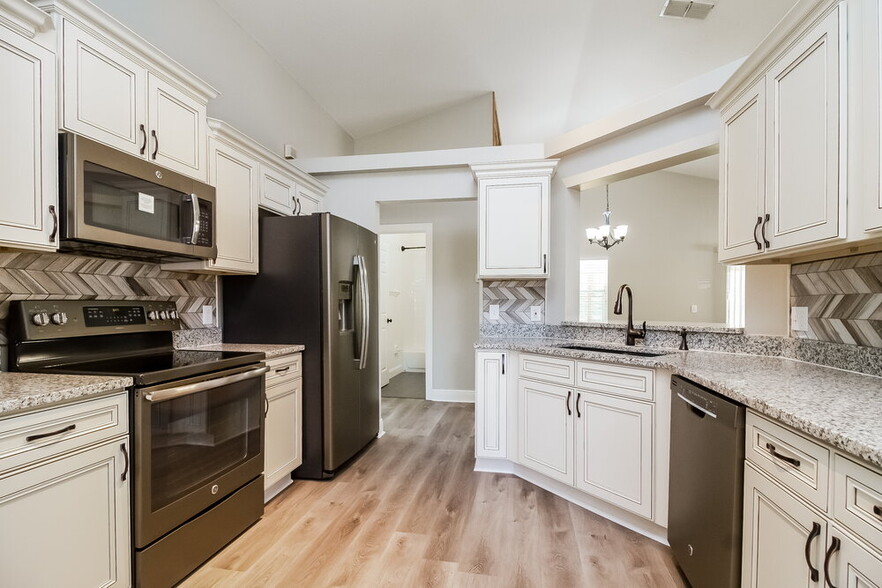 Building Photo - 2230 Cobblefield Cir