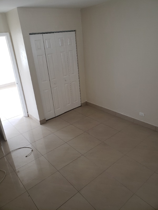 Building Photo - 133 SW 5th Ct