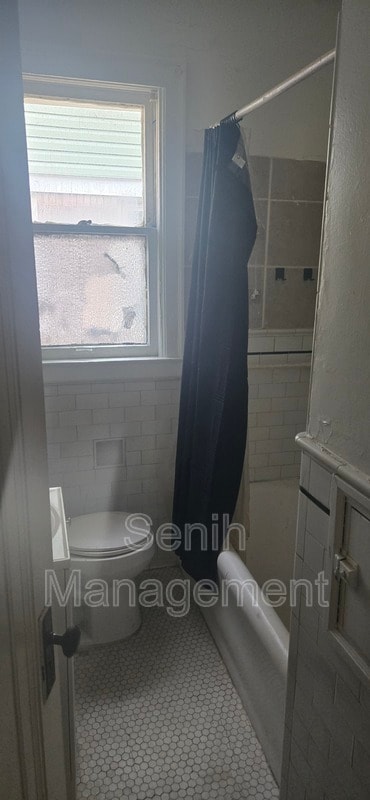 Building Photo - 17331 Quincy St