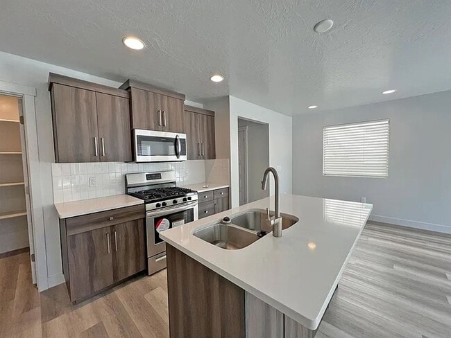 Building Photo - 4104 Phobos Ln