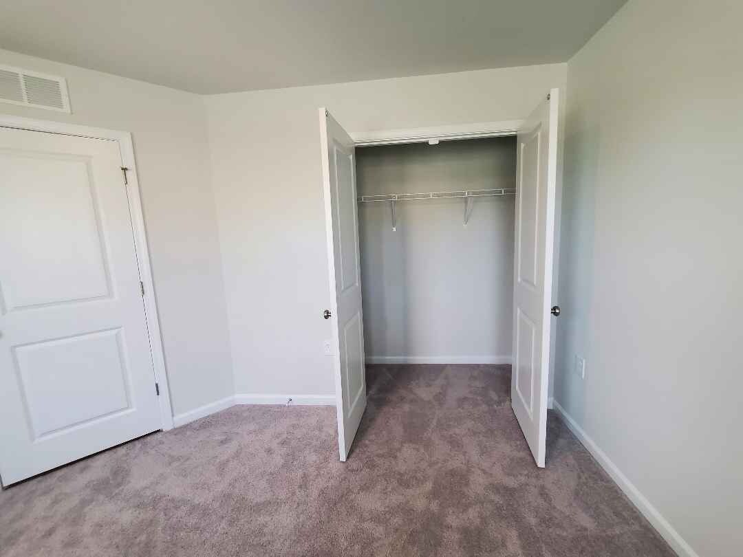 Building Photo - Room in Townhome on Kasota Ln