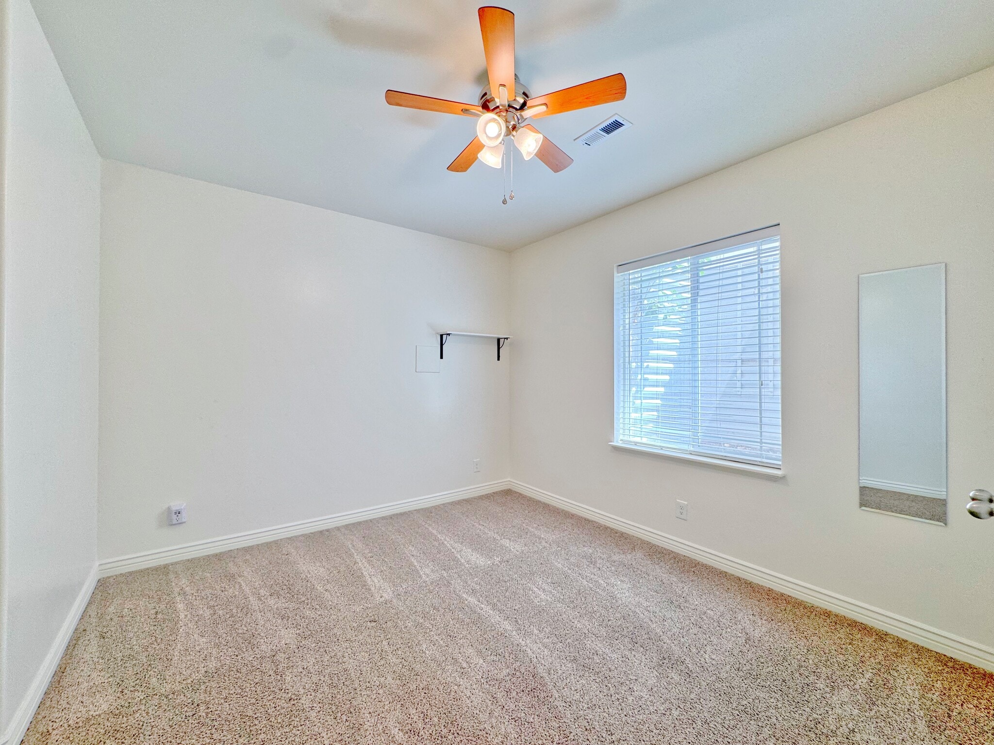 Building Photo - 1248 E 530 N