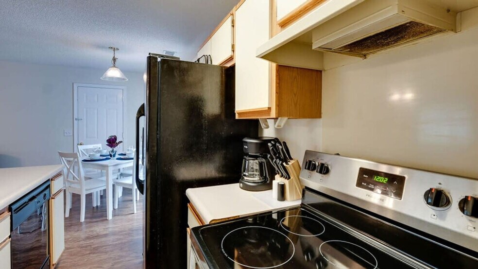 Building Photo - 101 Habitat Dr