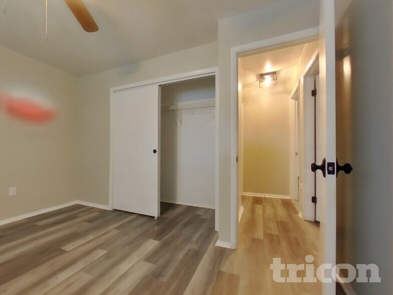 Building Photo - 243 E Bay Ave