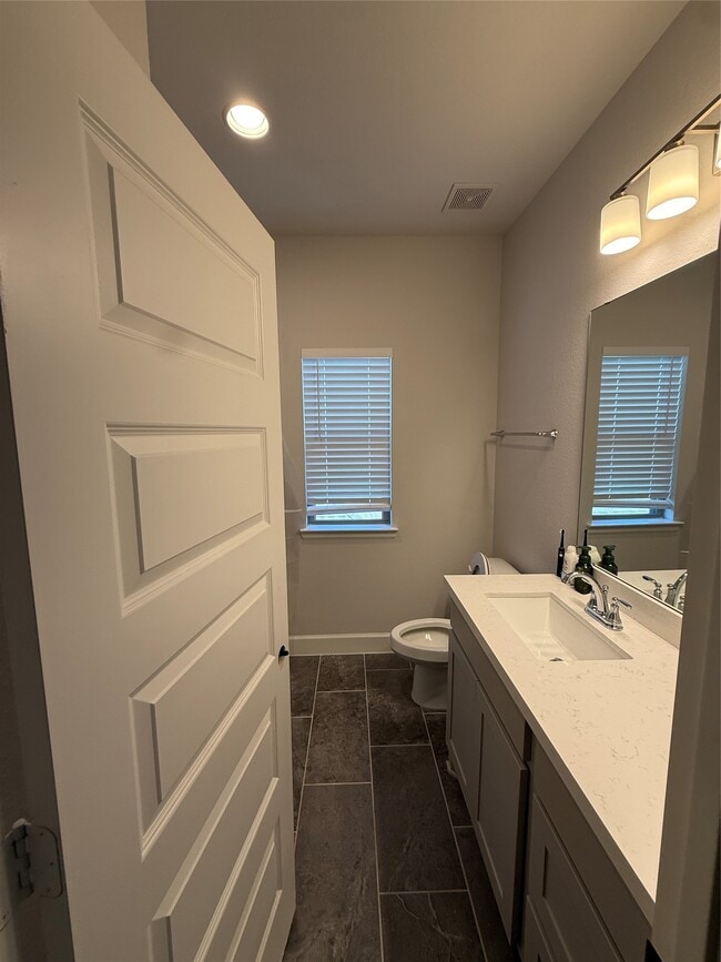 Building Photo - 563 Santa Rosa Hls Dr