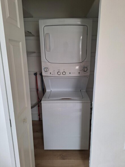 Building Photo - 123-125-125 E 2nd St