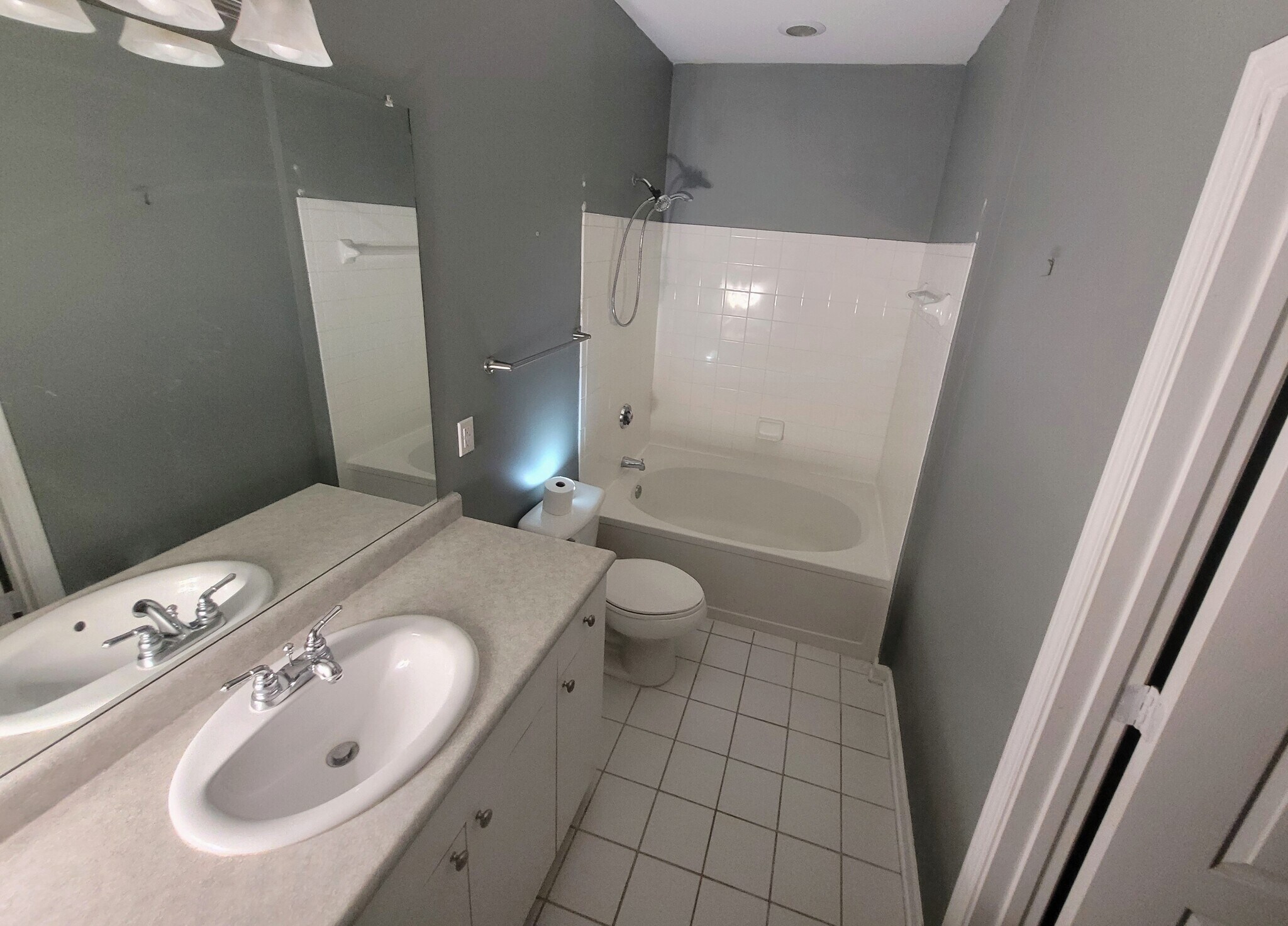 Bedroom 1 Bathroom - 2223 Egret Crest Ln