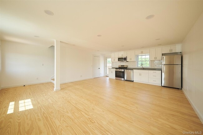 Building Photo - 5728 209