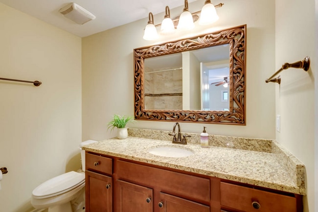 Building Photo - Kerry Lake