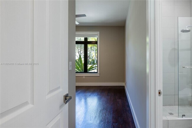 Building Photo - 6090 SW 116th St