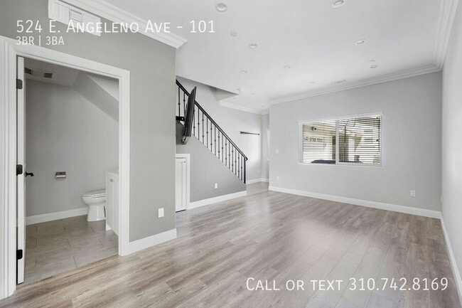 Building Photo - 524 E Angeleno Ave