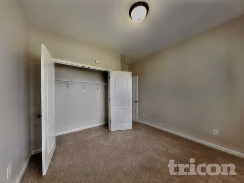 Building Photo - 15 Fairfax Dr