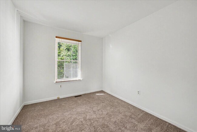 Building Photo - 1410 Greendale Ct