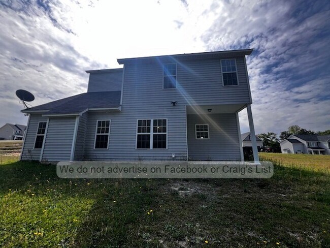 Building Photo - Eagles Ridge- Fishers Cove