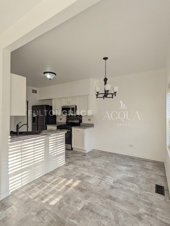 Building Photo - 2551 Oak Tree Ln