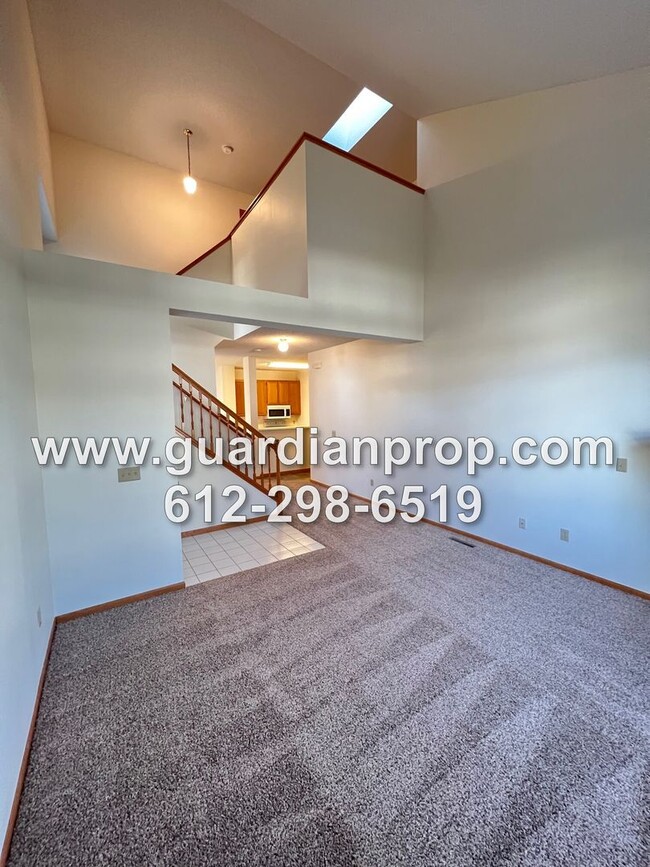 Primary Photo - End Unit Woodbury Townhouse Available Now,...