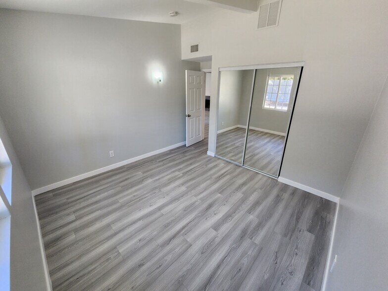 Building Photo - 7756 Zelzah Ave