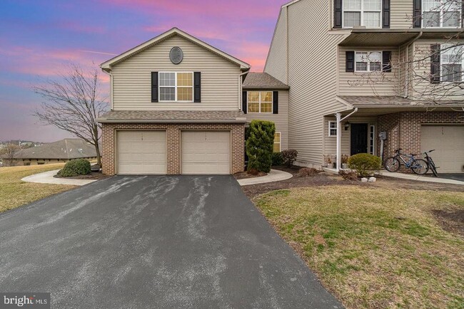 Building Photo - 117 Hawk Ct