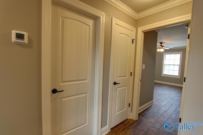 Building Photo - 22947 Pin Oak Dr