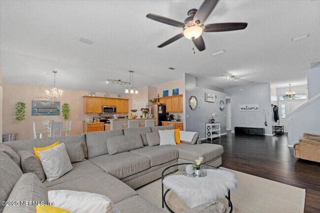 Building Photo - 13705 Fish Eagle Dr W