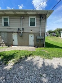 Building Photo - 15 N Riley Ave