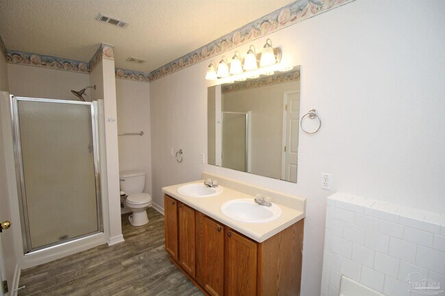 Building Photo - 2029 Shadow Lake Dr