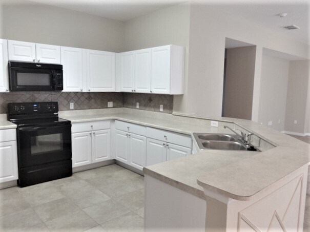 Building Photo - 2012 Bearing Ln