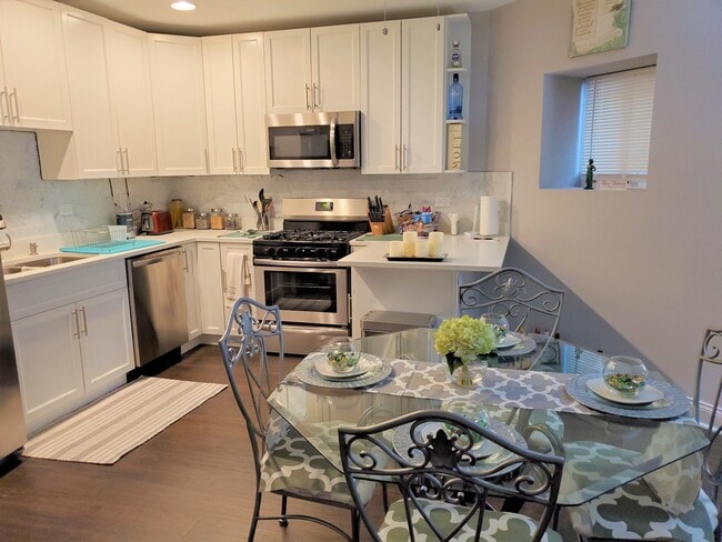 Building Photo - 4518 S King Dr