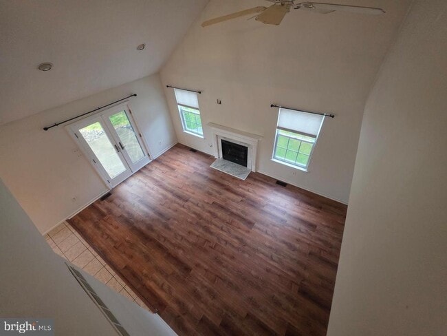 Building Photo - 138 Persimmon St