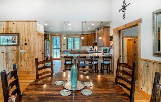 Building Photo - 28940 Golf Way