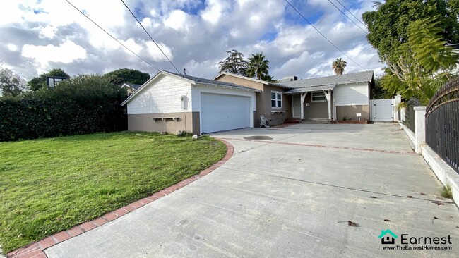 Primary Photo - Bright 3-Bedroom + 2-Bathroom Home in Vall...