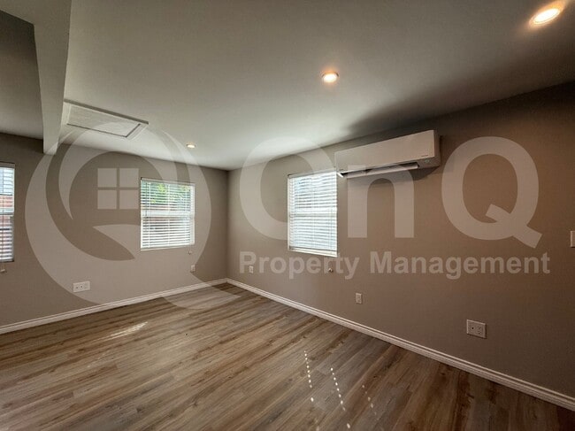 Building Photo - 2519 N Garrett Ave
