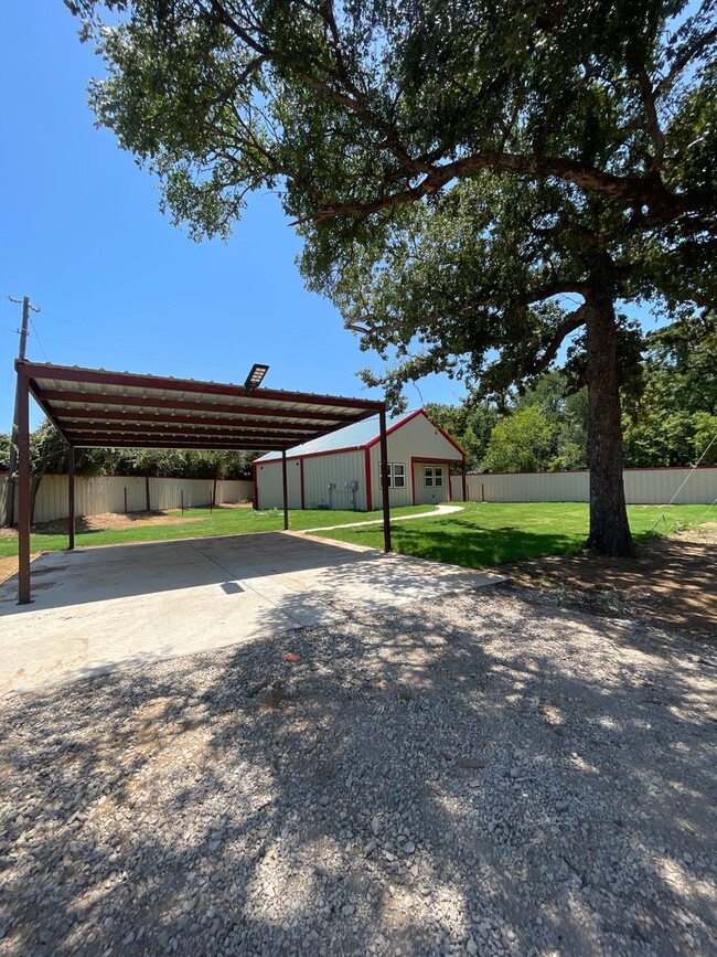Building Photo - County Living, 3 bed barndominium