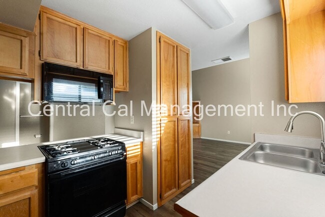 Building Photo - 8502 Laborough Dr