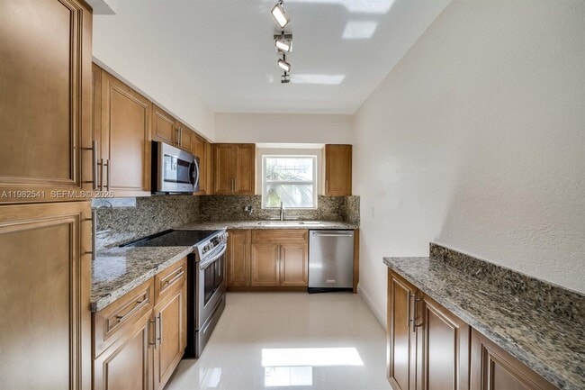 Building Photo - 2600 S Ocean Dr