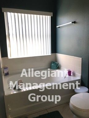 Building Photo - 3 Bedroom Townhome for Rent in Amber Pointe