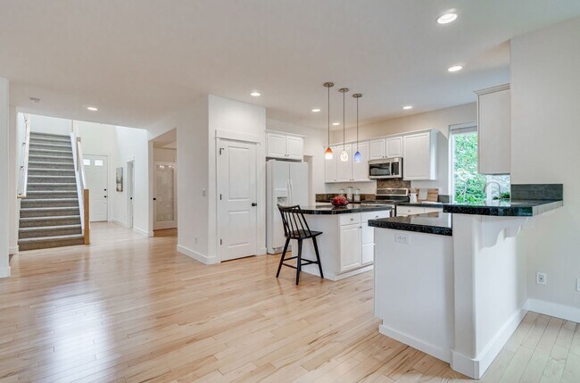 Building Photo - Stunning Bethany Home with 3,111 Sq Ft, Four Bedrooms + Dedicated Office & Covered Backyard Deck