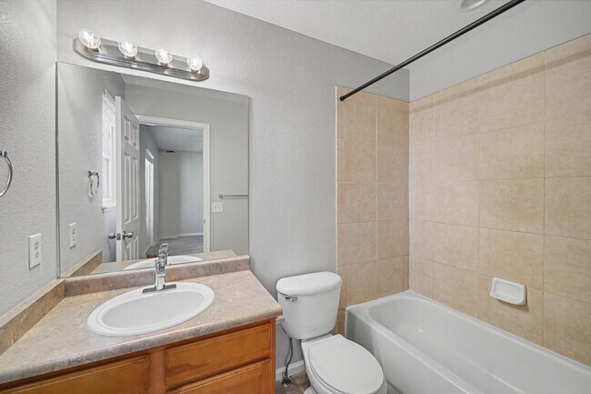 Building Photo - 2326 Klein Pl