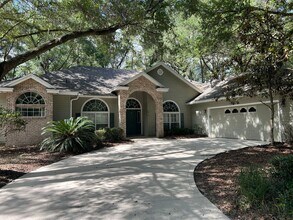 Building Photo - Beautiful 4BR/3BA Home with 2 Car Garage and Private Backyard