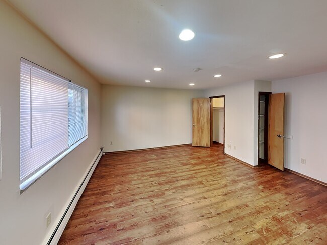 Building Photo - 120 E 13th Ave